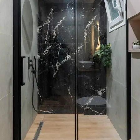 Urban Luxury 2 Br شقة سالونيك